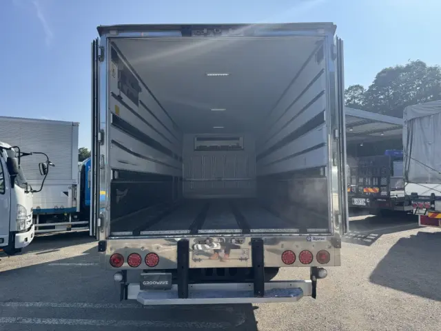 いすゞ フォワード TKG-FRR90T2(2WD)の写真10