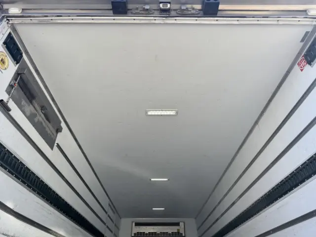 いすゞ フォワード TKG-FRR90T2(2WD)の写真14