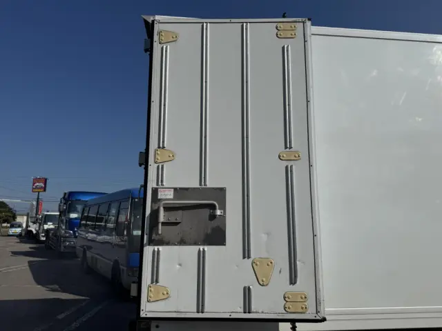 いすゞ フォワード TKG-FRR90T2(2WD)の写真17