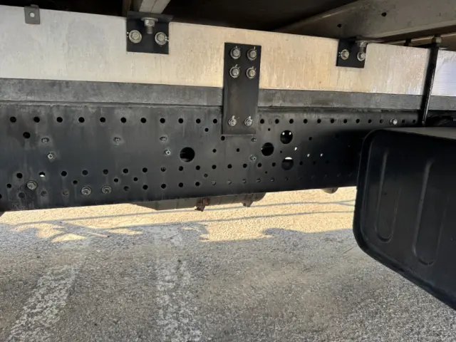 いすゞ フォワード TKG-FRR90T2(2WD)の写真22