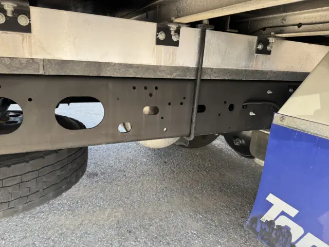 いすゞ フォワード TKG-FRR90T2(2WD)の写真24