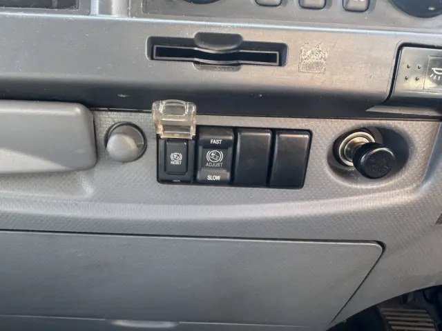 いすゞ フォワード TKG-FRR90T2(2WD)の写真30