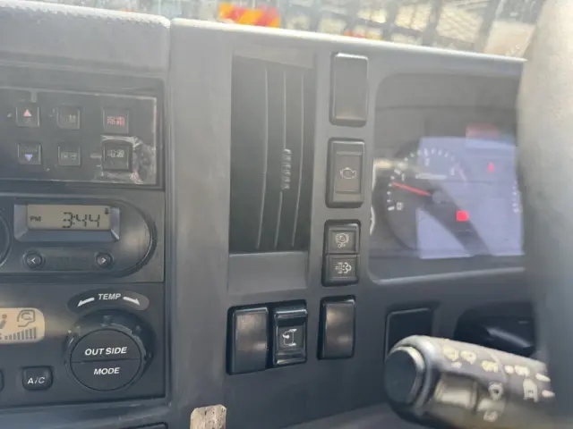 いすゞ フォワード TKG-FRR90T2(2WD)の写真31