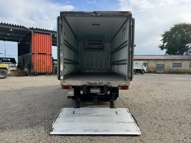 三菱 キャンター TPG-FEB80(2WD)の写真9