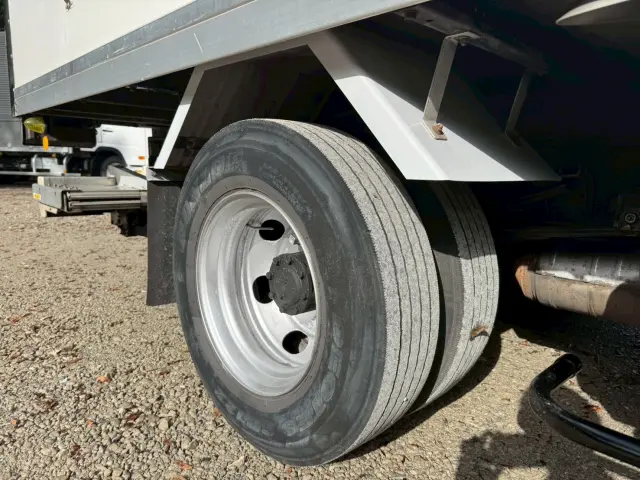 三菱 キャンター TPG-FEB80(2WD)の写真40