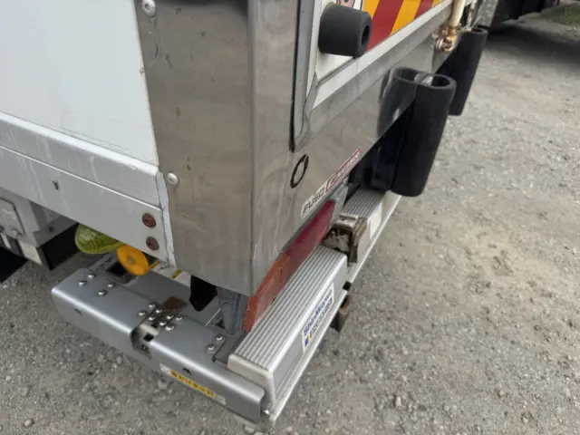 三菱 キャンター TPG-FEB80(2WD)の写真45