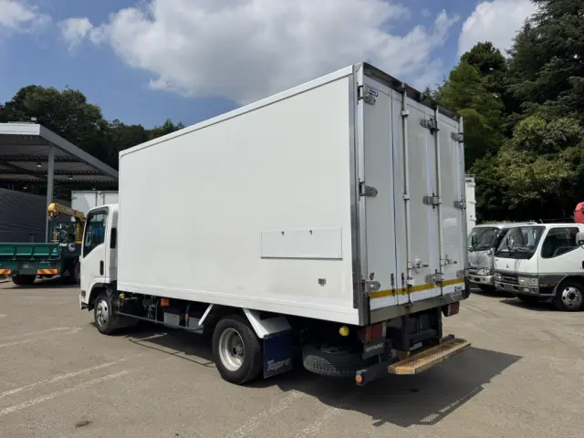 いすゞ エルフ 2RG-NPR88AN(2WD)の写真4