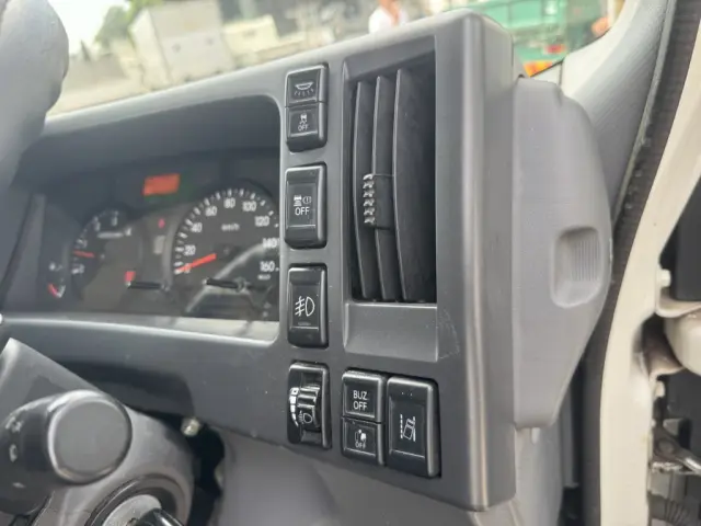 いすゞ エルフ 2RG-NPR88AN(2WD)の写真33