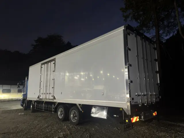 日野 プロフィア 2DG-FW1AHG(8x4)の写真4