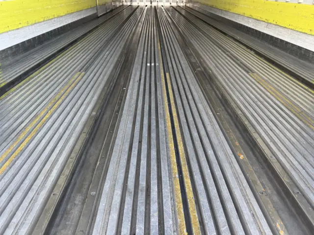 日野 プロフィア 2DG-FW1AHG(8x4)の写真13