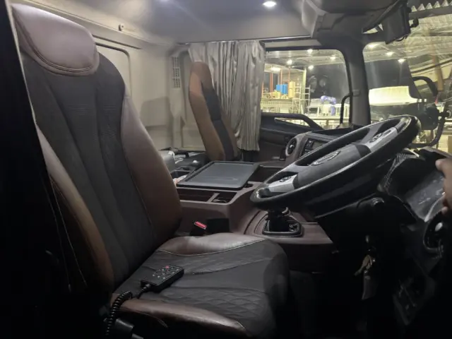 日野 プロフィア 2DG-FW1AHG(8x4)の写真26