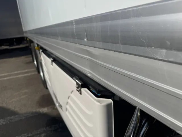 日野 プロフィア 2DG-FW1AHG(8x4)の写真48