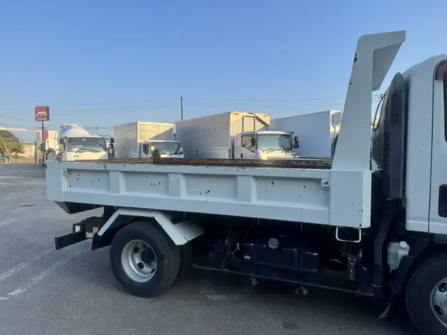 いすゞ エルフ TKG-NPR85YN(2WD)の写真6