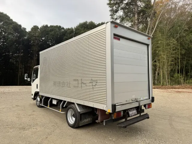 いすゞ エルフ TRG-NMR85AN(2WD)の写真3