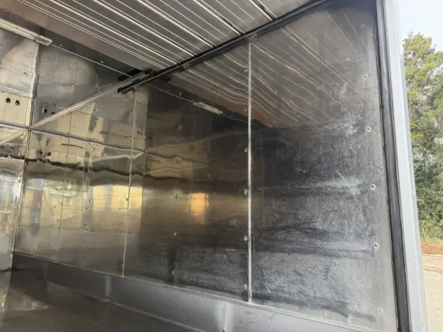 いすゞ エルフ TRG-NMR85AN(2WD)の写真10