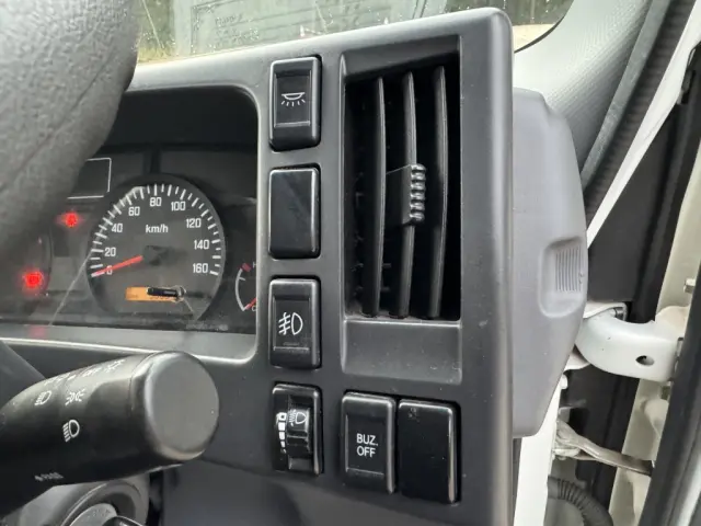 いすゞ エルフ TRG-NMR85AN(2WD)の写真25