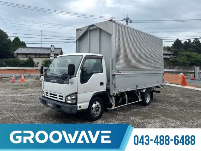 いすゞ エルフ PB-NPR81AN(2WD)の写真1