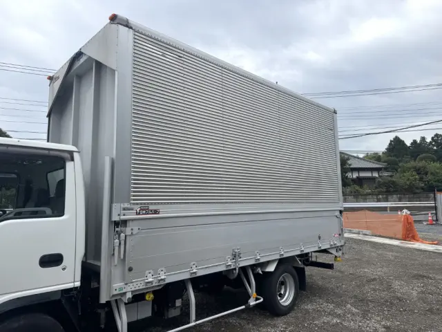 いすゞ エルフ PB-NPR81AN(2WD)の写真7