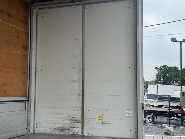 いすゞ エルフ PB-NPR81AN(2WD)の写真18