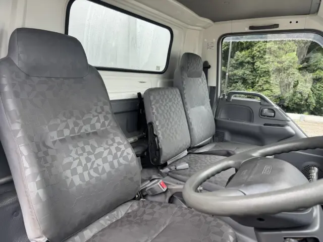 いすゞ エルフ PB-NPR81AN(2WD)の写真26