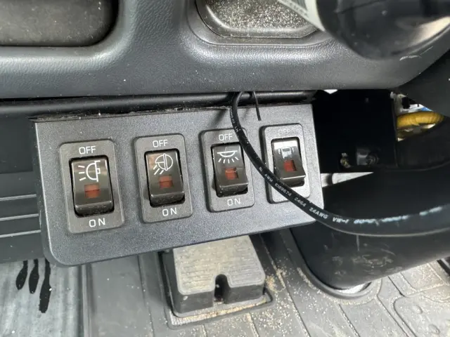 いすゞ エルフ PB-NPR81AN(2WD)の写真31