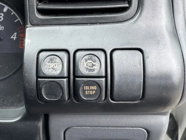 いすゞ エルフ PB-NPR81AN(2WD)の写真32