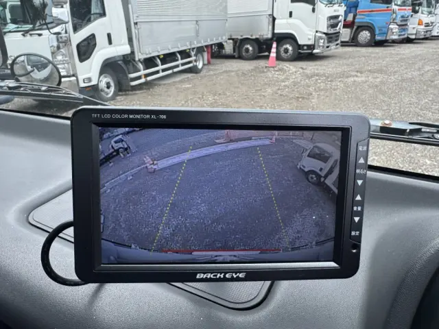 いすゞ エルフ PB-NPR81AN(2WD)の写真33