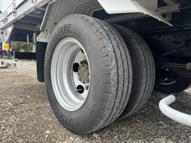 いすゞ エルフ PB-NPR81AN(2WD)の写真44