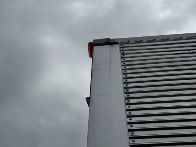 いすゞ エルフ PB-NPR81AN(2WD)の写真45