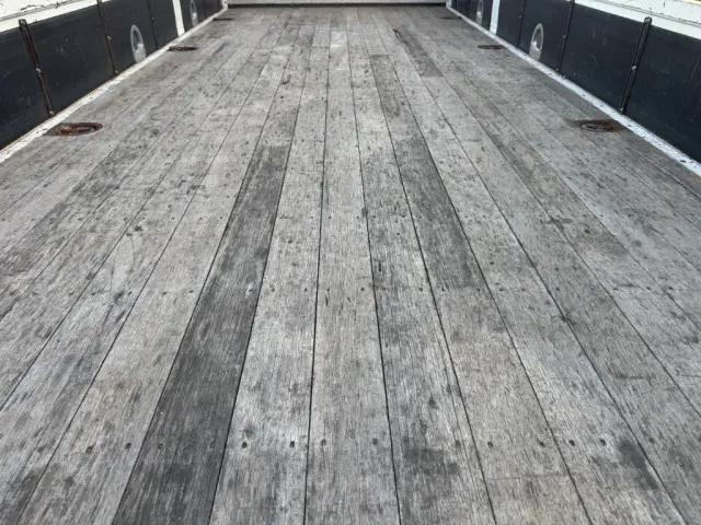 いすゞ フォワード 2PG-FRR90S1(2WD)の写真12