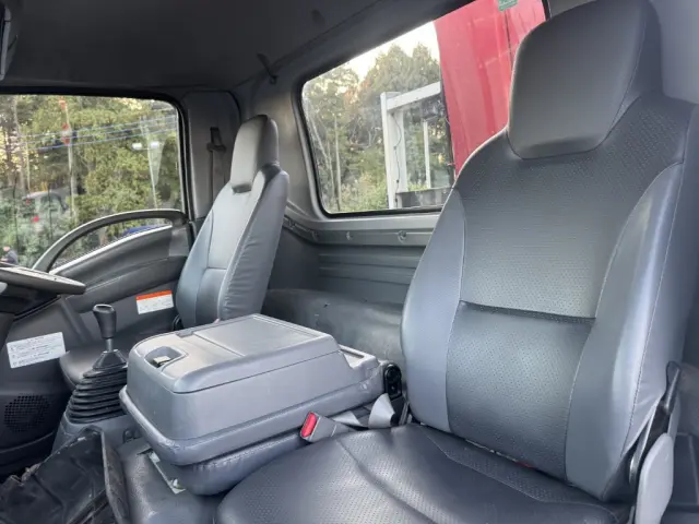 いすゞ フォワード 2PG-FRR90S1(2WD)の写真39