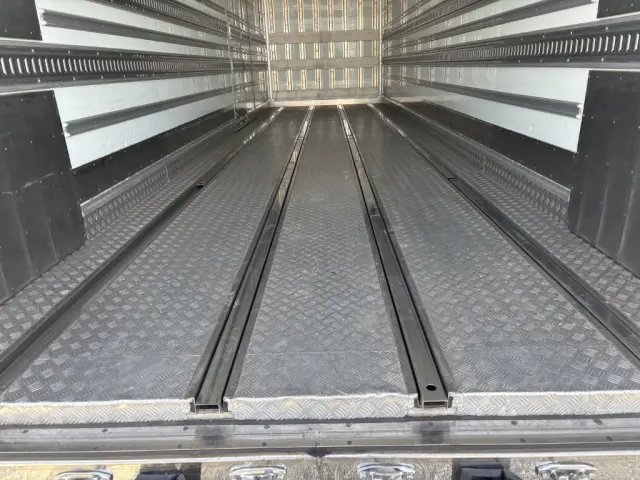 日野 プロフィア 2DG-FW1AHJ(8x4)の写真13