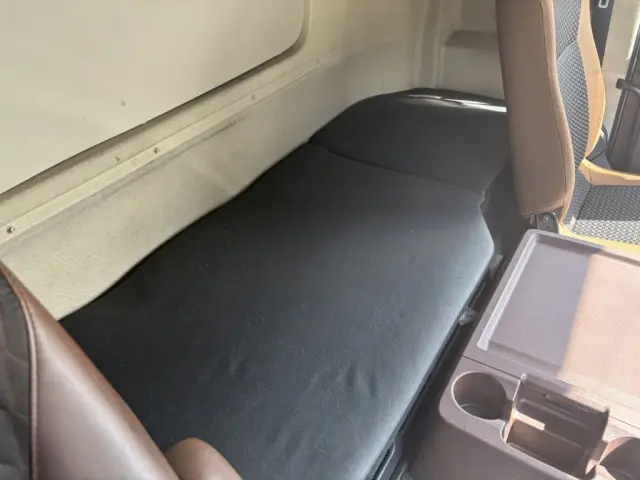 日野 プロフィア 2DG-FW1AHJ(8x4)の写真35