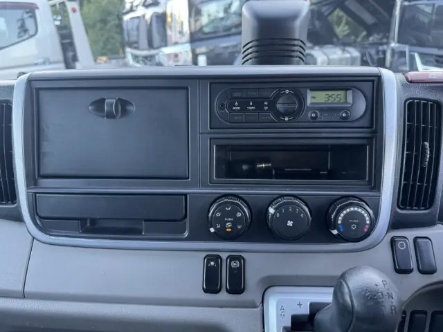 三菱 キャンター TPG-FEA50(2WD)の写真30