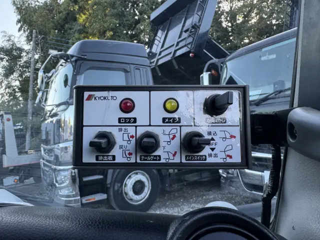 三菱 キャンター TPG-FEA50(2WD)の写真32