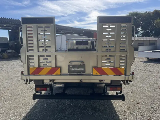 三菱 キャンター TPG-FEB80(2WD)の写真8