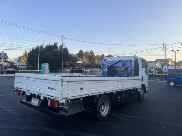 いすゞ エルフ 2RG-NPR88AR(2WD)の写真3