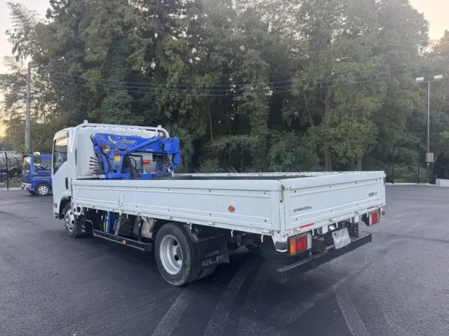 いすゞ エルフ 2RG-NPR88AR(2WD)の写真4