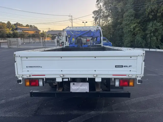 いすゞ エルフ 2RG-NPR88AR(2WD)の写真8