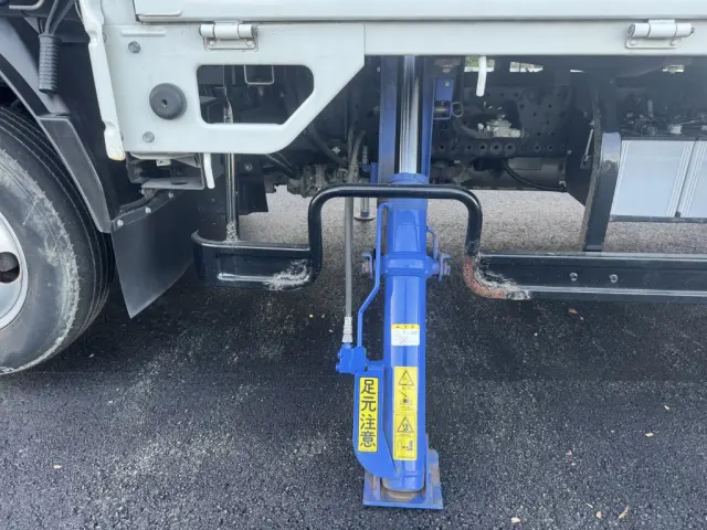 いすゞ エルフ 2RG-NPR88AR(2WD)の写真17