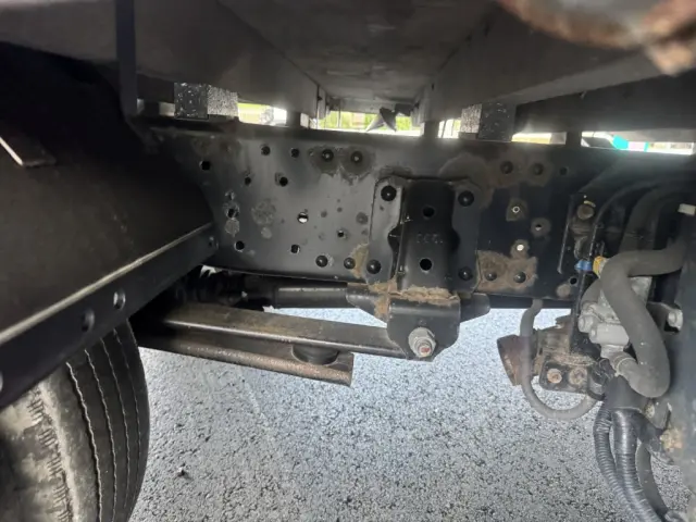 いすゞ エルフ 2RG-NPR88AR(2WD)の写真24