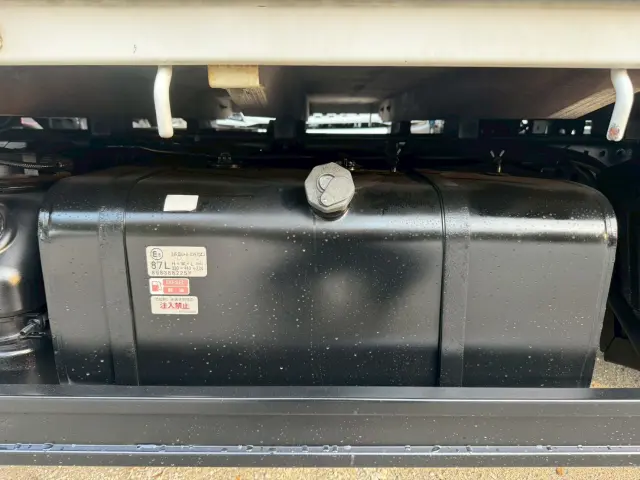 いすゞ エルフ 2RG-NPR88AR(2WD)の写真26