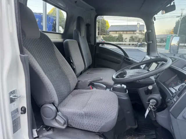 いすゞ エルフ 2RG-NPR88AR(2WD)の写真27