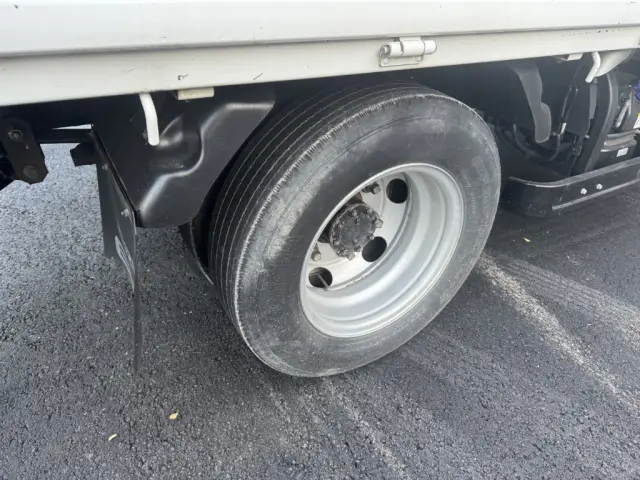 いすゞ エルフ 2RG-NPR88AR(2WD)の写真42