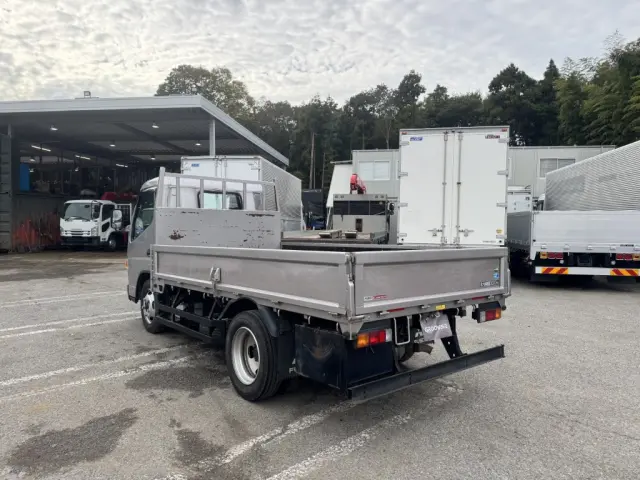 三菱 キャンター 2PG-FEAV0(2WD)の写真4