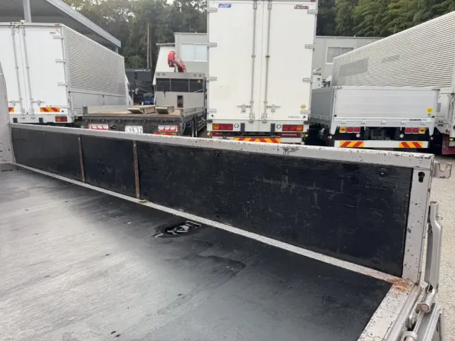 三菱 キャンター 2PG-FEAV0(2WD)の写真11