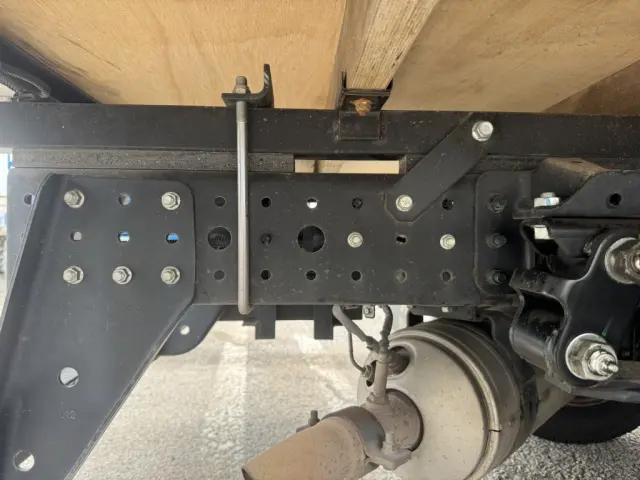 三菱 キャンター 2PG-FEAV0(2WD)の写真15