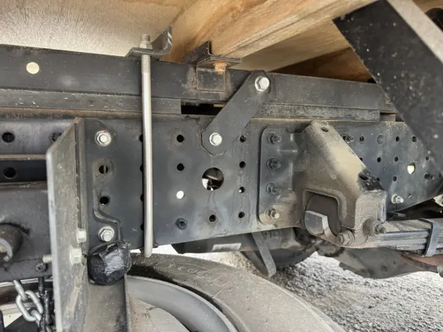 三菱 キャンター 2PG-FEAV0(2WD)の写真17