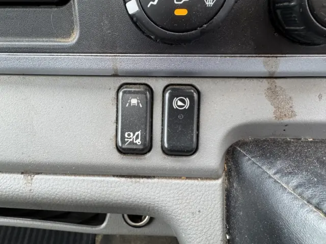 三菱 キャンター 2PG-FEAV0(2WD)の写真28