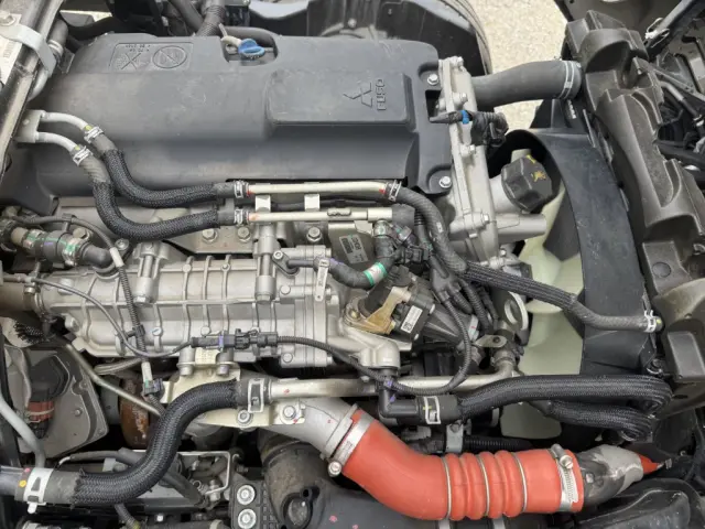 三菱 キャンター 2PG-FEAV0(2WD)の写真32